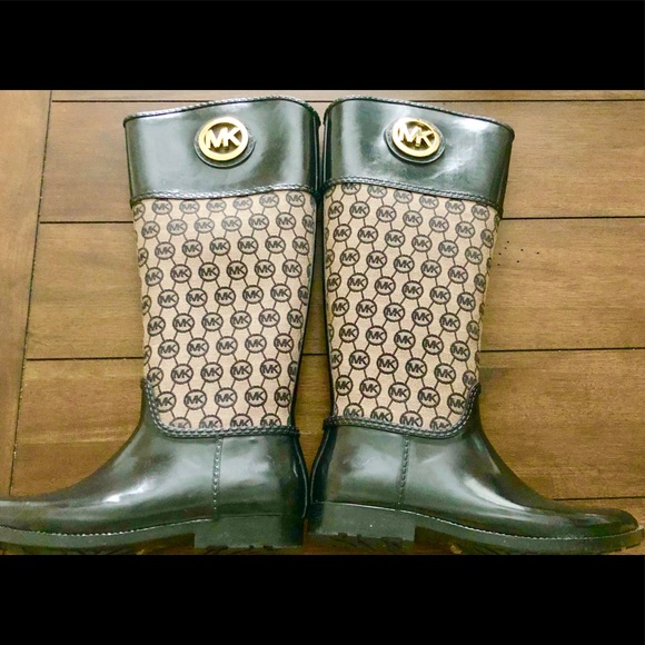 Michael Kors Rainboots - Picture 1 of 3